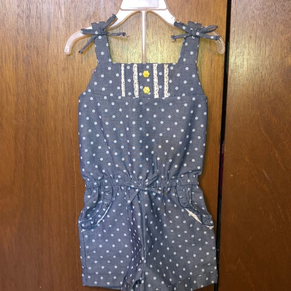 PRE-OWNED GIRLS JUMPER SIZE 4 T. IN GREAT CONDITION . SMOKE FREE HOME. - Picture 1 of 5